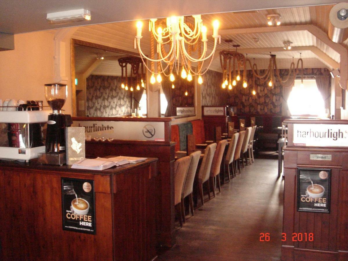 Harbourlights Accomodation 어빈어빈 외부 사진